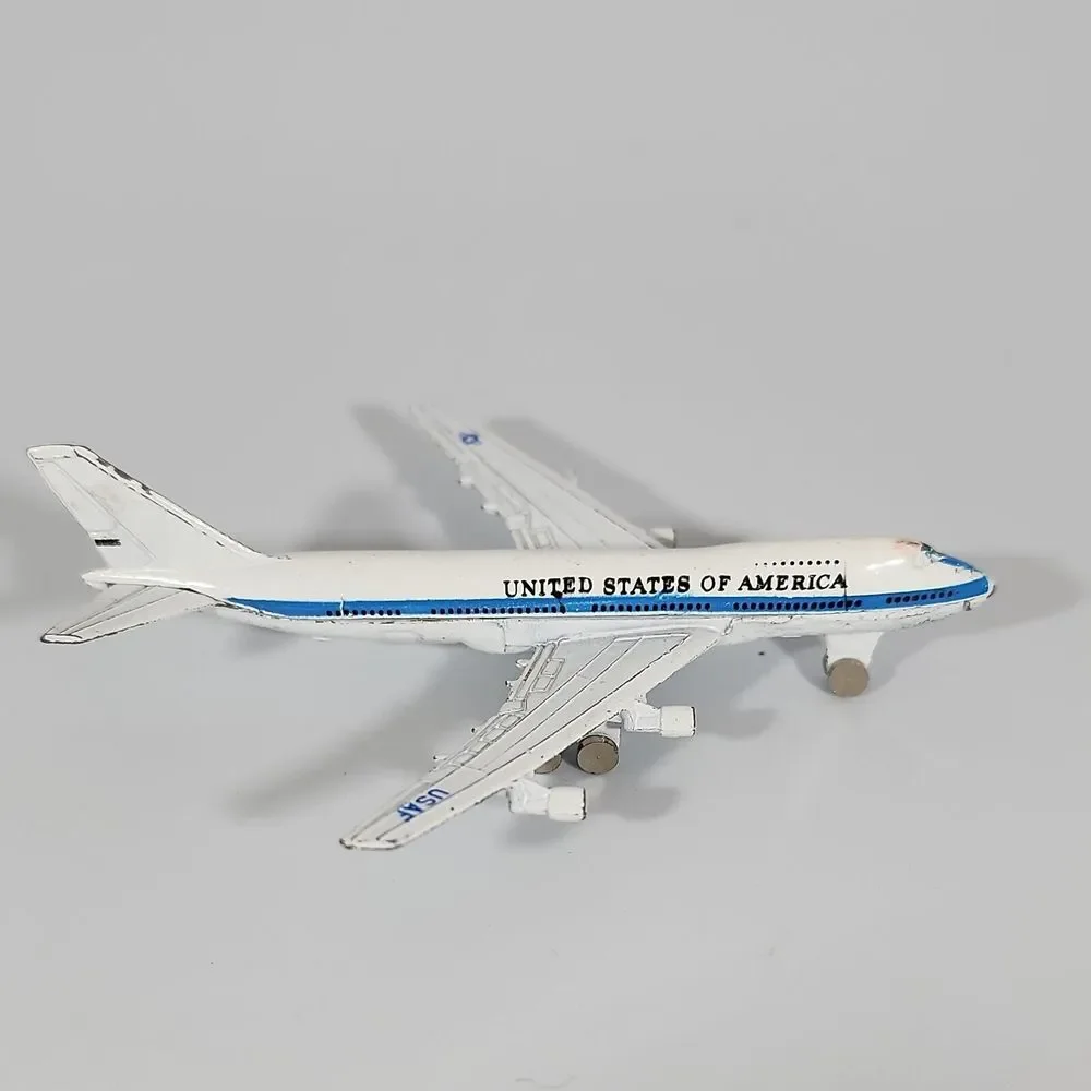 Dyna Flite USAF Model 747 A-105‎ Cast Airplane